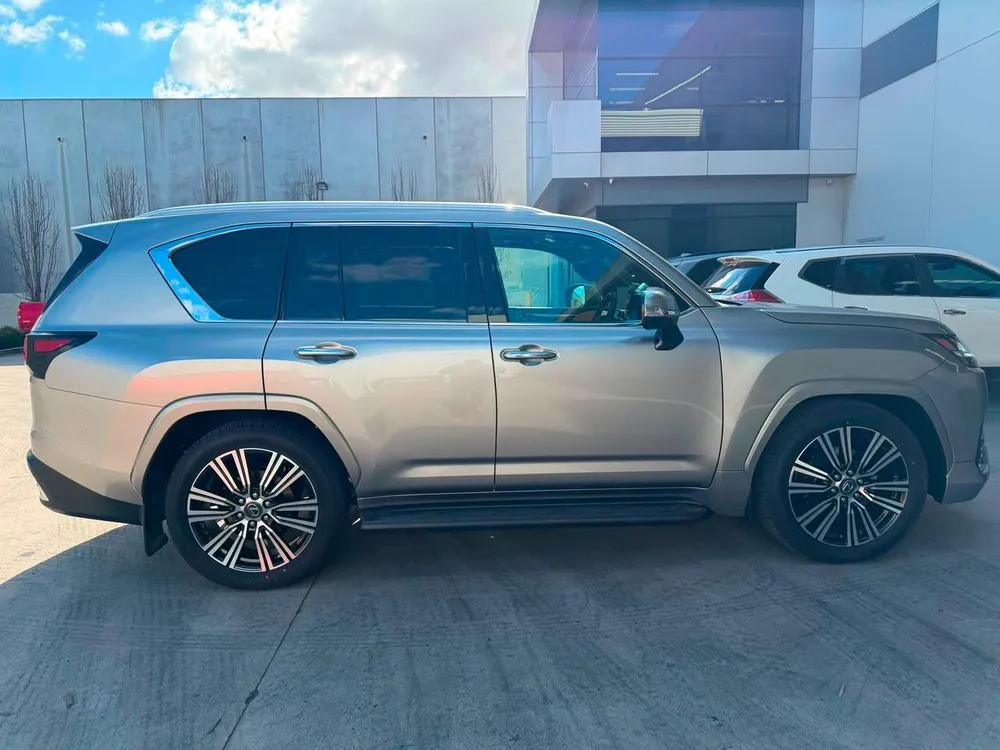 Lexus LX500d  Sports Luxury 3.3DTT AWD / Auto 4x4
